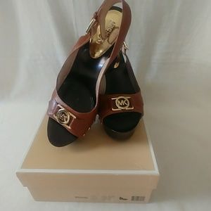  Michael Kors Luggage  Gold Studs Slingback Wedge